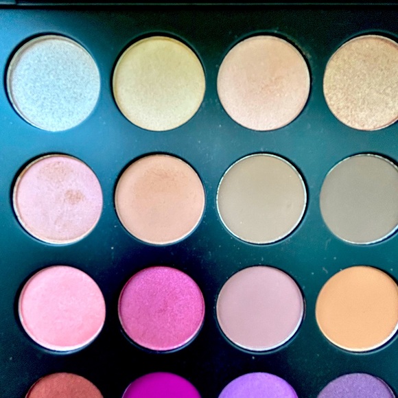 Morphe Jaclyn Hill Favorites eyeshadow palette - Picture 6 of 9